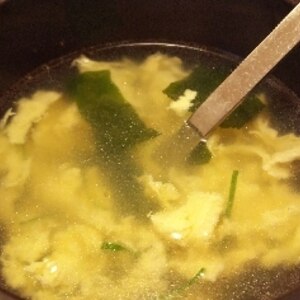 椎茸とわかめの卵スープ